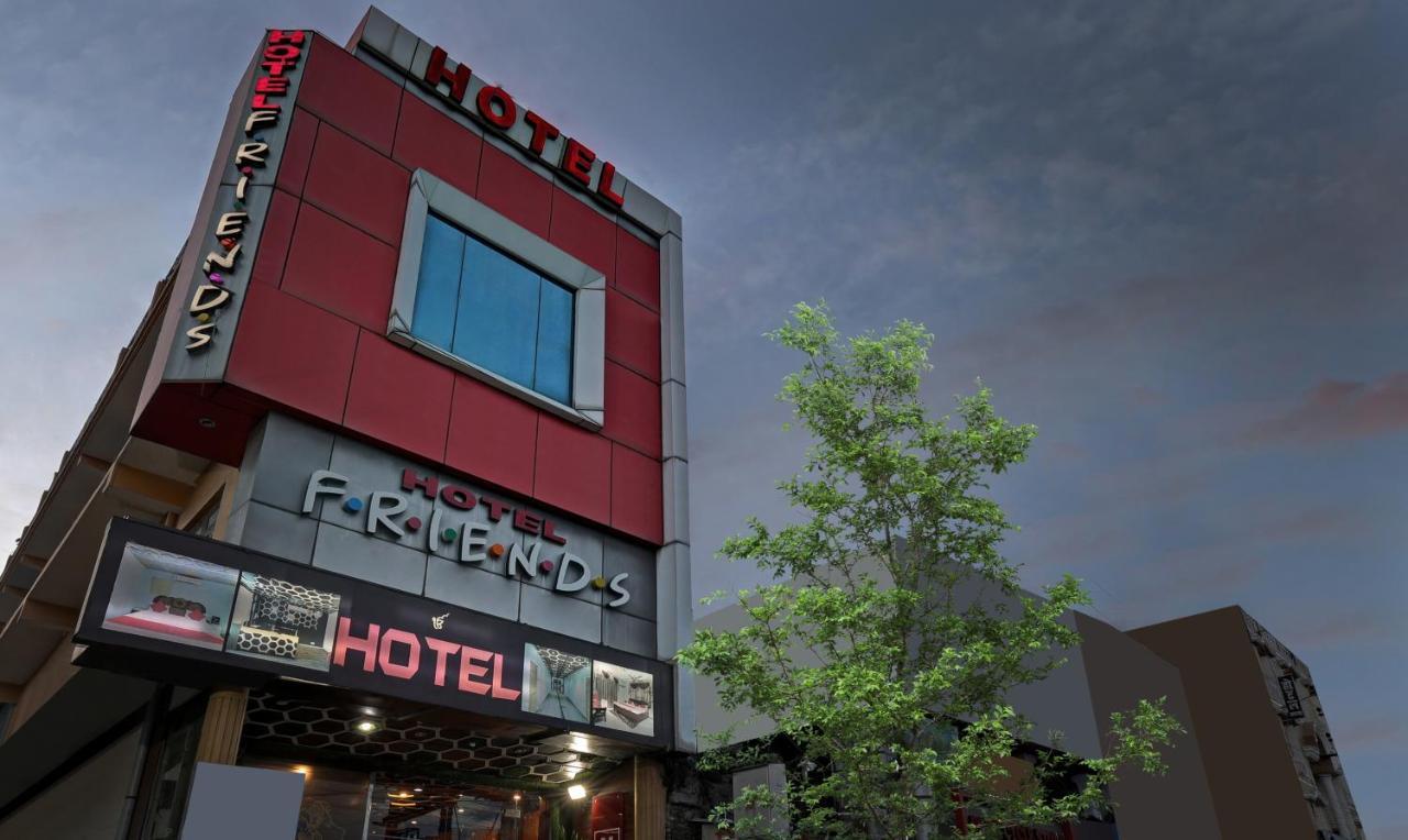 Itsy Hotels Friends Haldwāni Exteriör bild