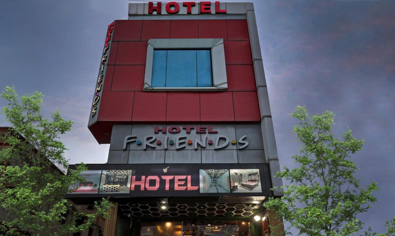 Itsy Hotels Friends Haldwāni Exteriör bild